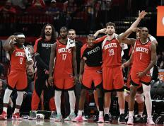 IM体育动画直播通道-火箭队备战季前热身赛，球队战术打法有所调整