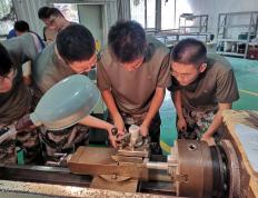 IM体育社区互动入口-关于湖北科技大学深夜训练备战，球员积极反思磨砺的信息