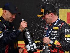 IM体育-阿斯顿马丁鏖战迈凯伦，维斯塔潘扛起全队的简单介绍