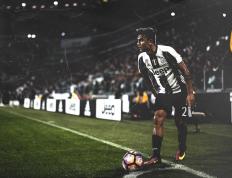 IM体育下载-迪亚斯关键制胜一锤定音，比利亚雷亚尔闪电战速胜爱尔兰