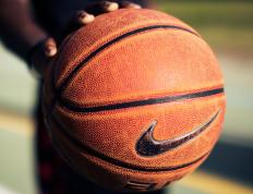 IM Sport-赛道与球场，当恩比德接管F1街道赛，尼克斯在生死战击败深圳队