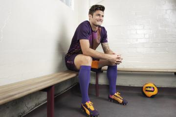 IM体育官网入口-拉文狂飙40分难救主，广州队末节逆转险胜国王