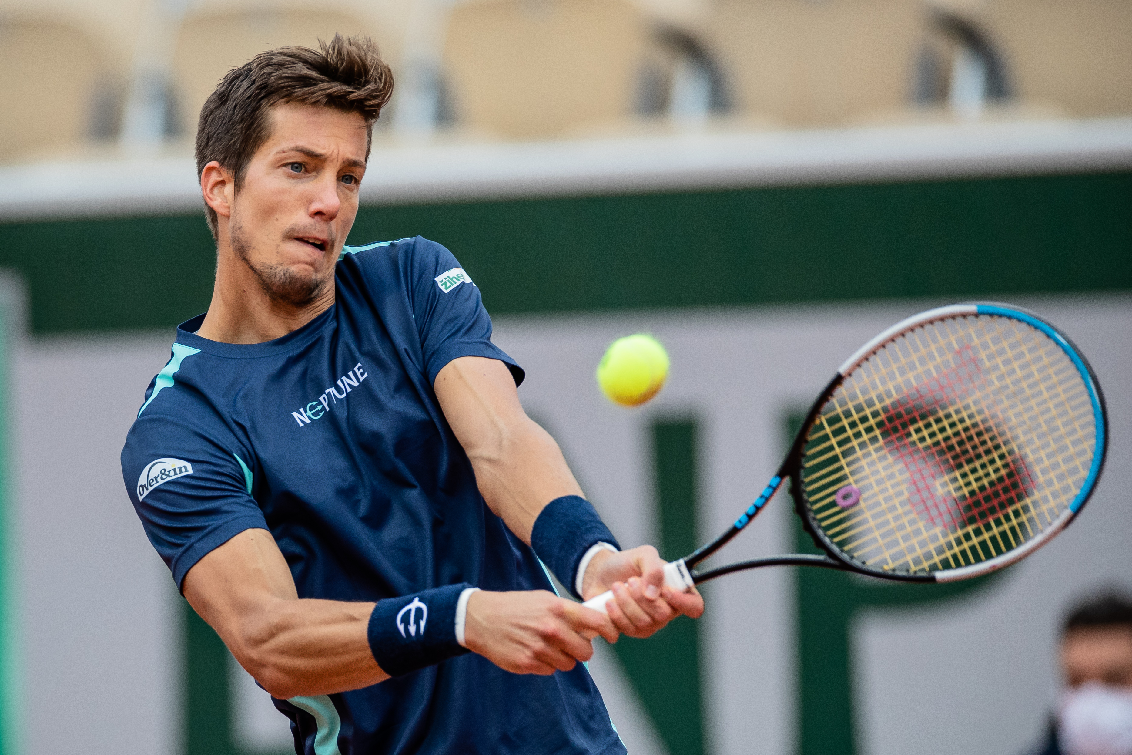 IM体育官方平台-世界网球队逆转法国网球队，西西帕斯制霸全场