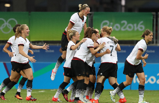 IM体育官方平台-德国女足在比赛中表现出色击败对手