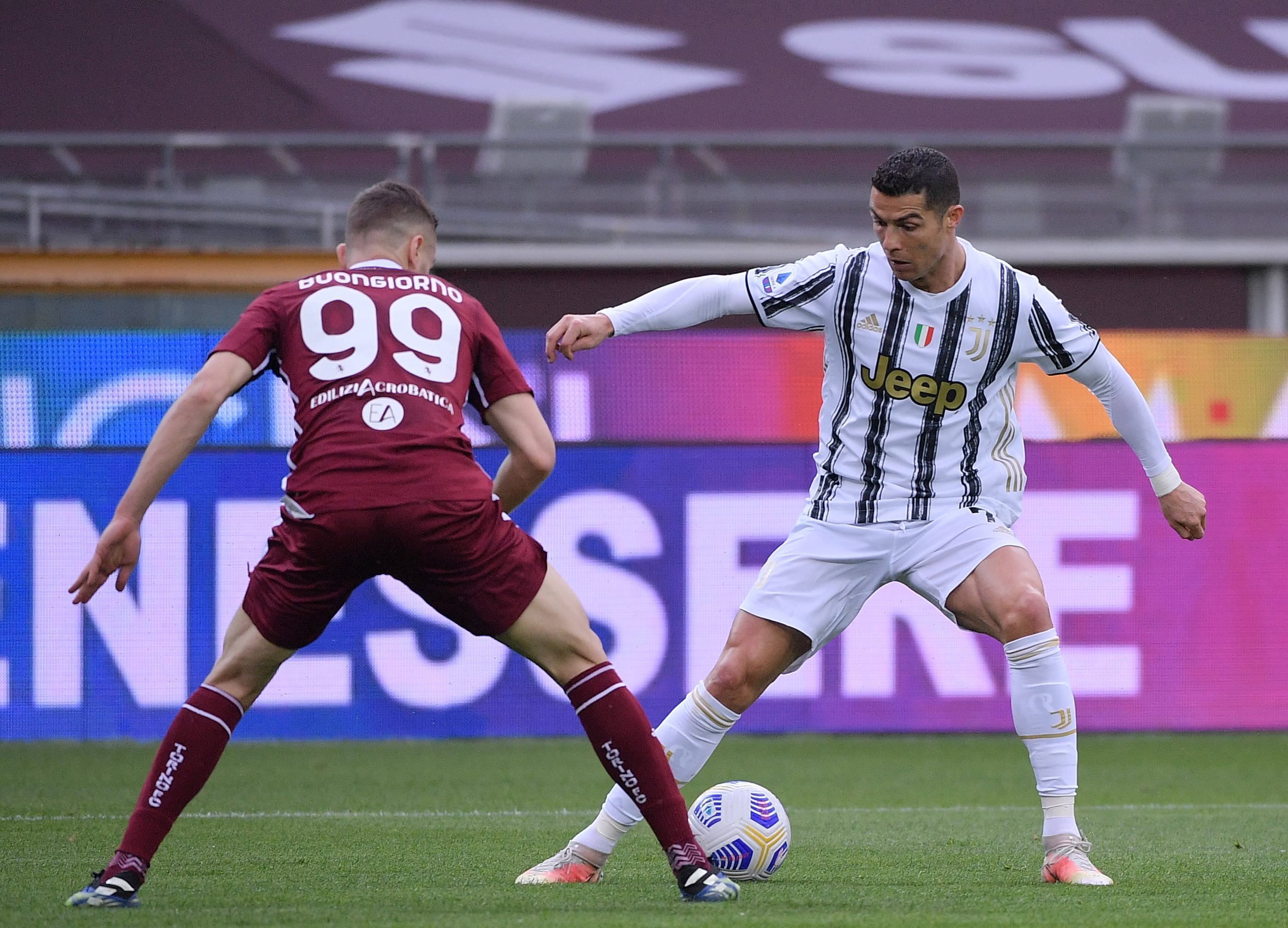 IM体育在线注册-都灵足球队在联赛中稳步前行