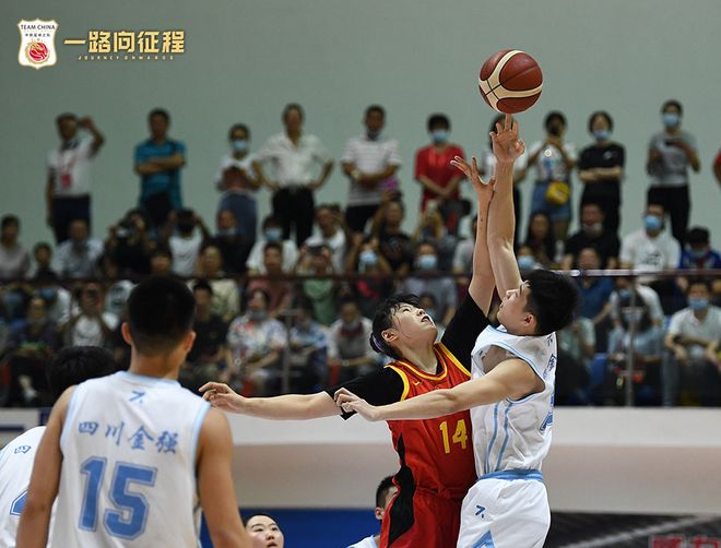 IM体育app-江西队队员勇猛必胜,全力以赴迎战强手的简单介绍