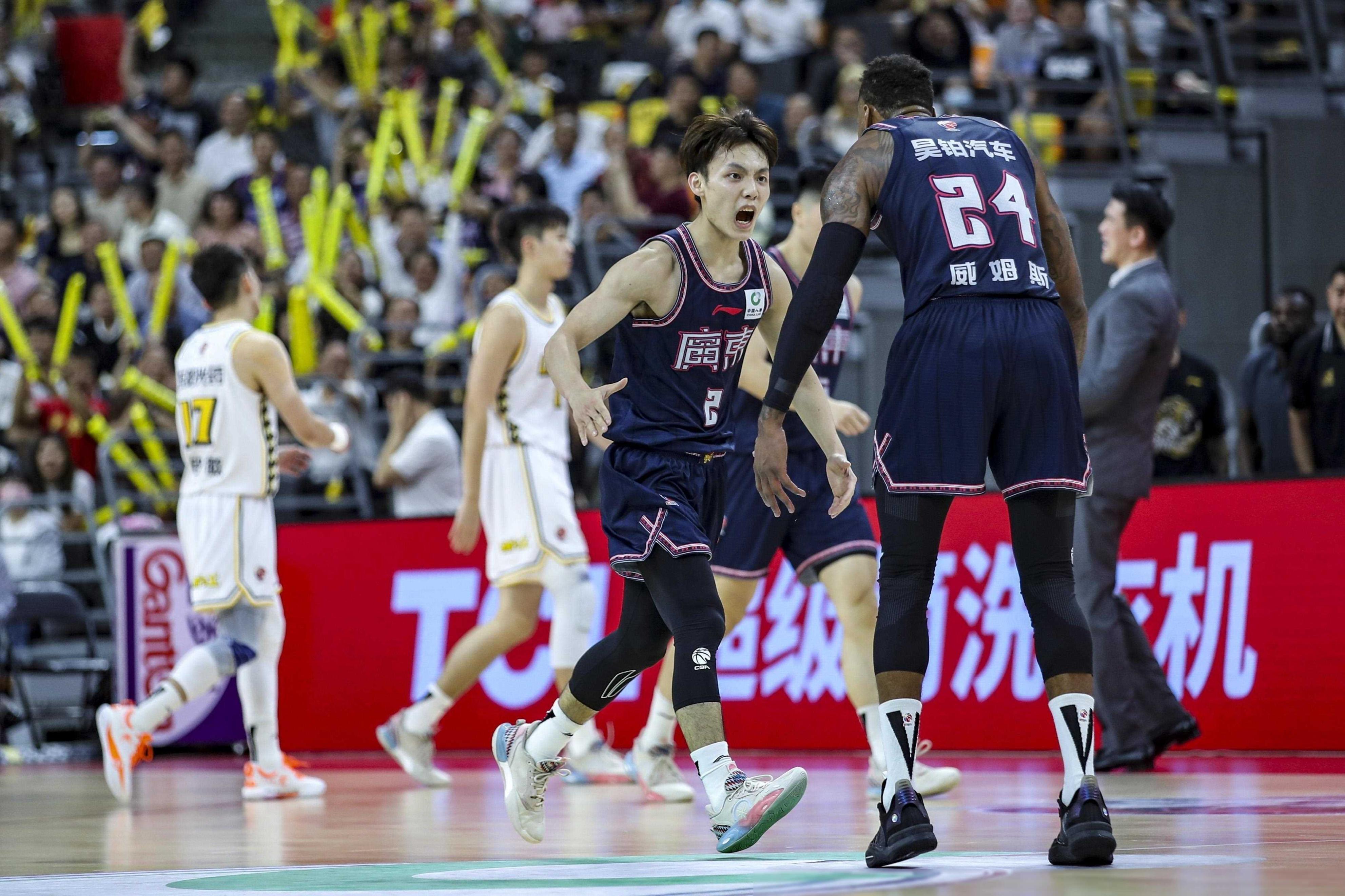 IM体育-关于广东队轻取鹈鹕，易建联刷新纪录的信息