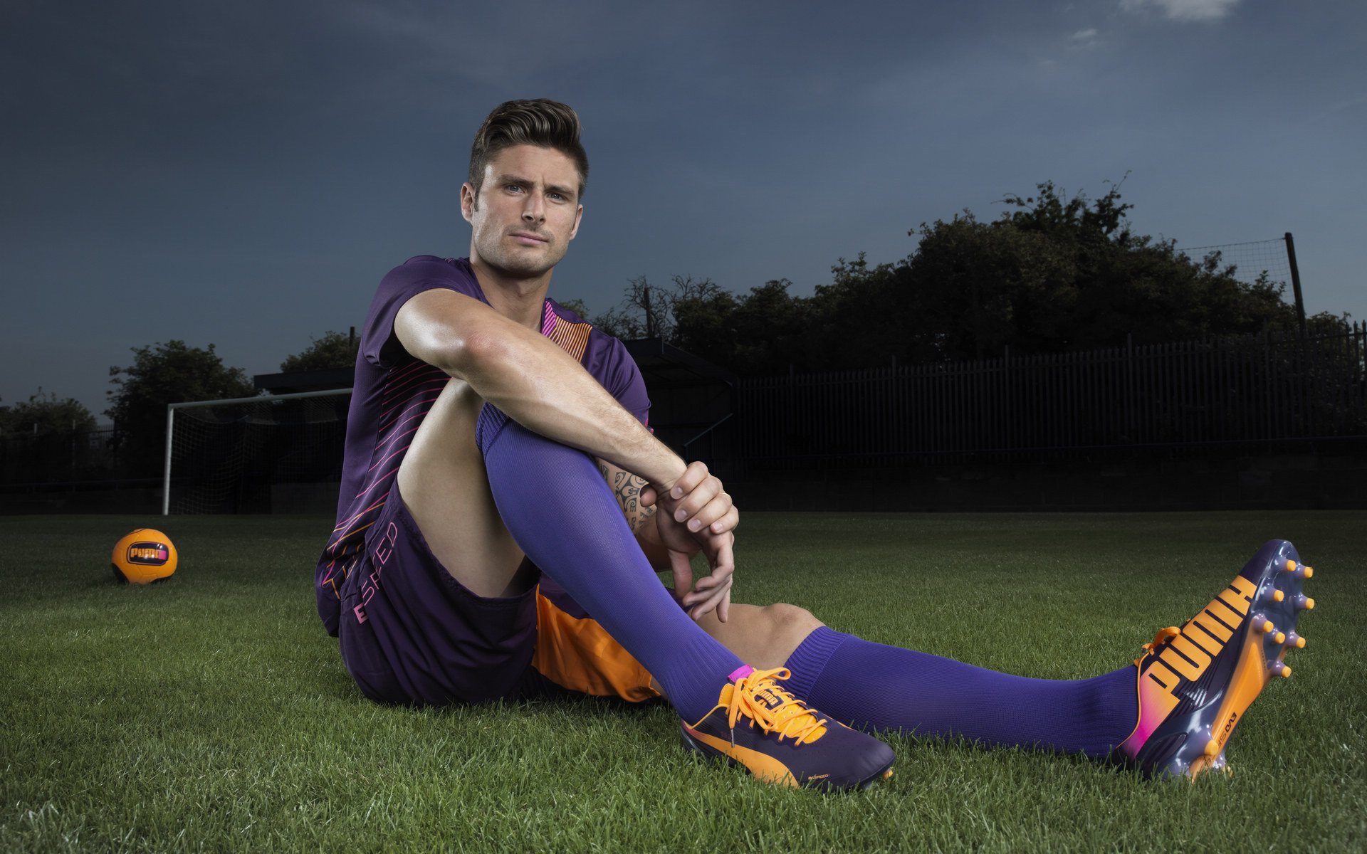 IM体育注册链接-赛道与球场，勇士碾压雷霆，F1街道赛的跨界启示